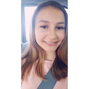 Meet your Posher, Alexis